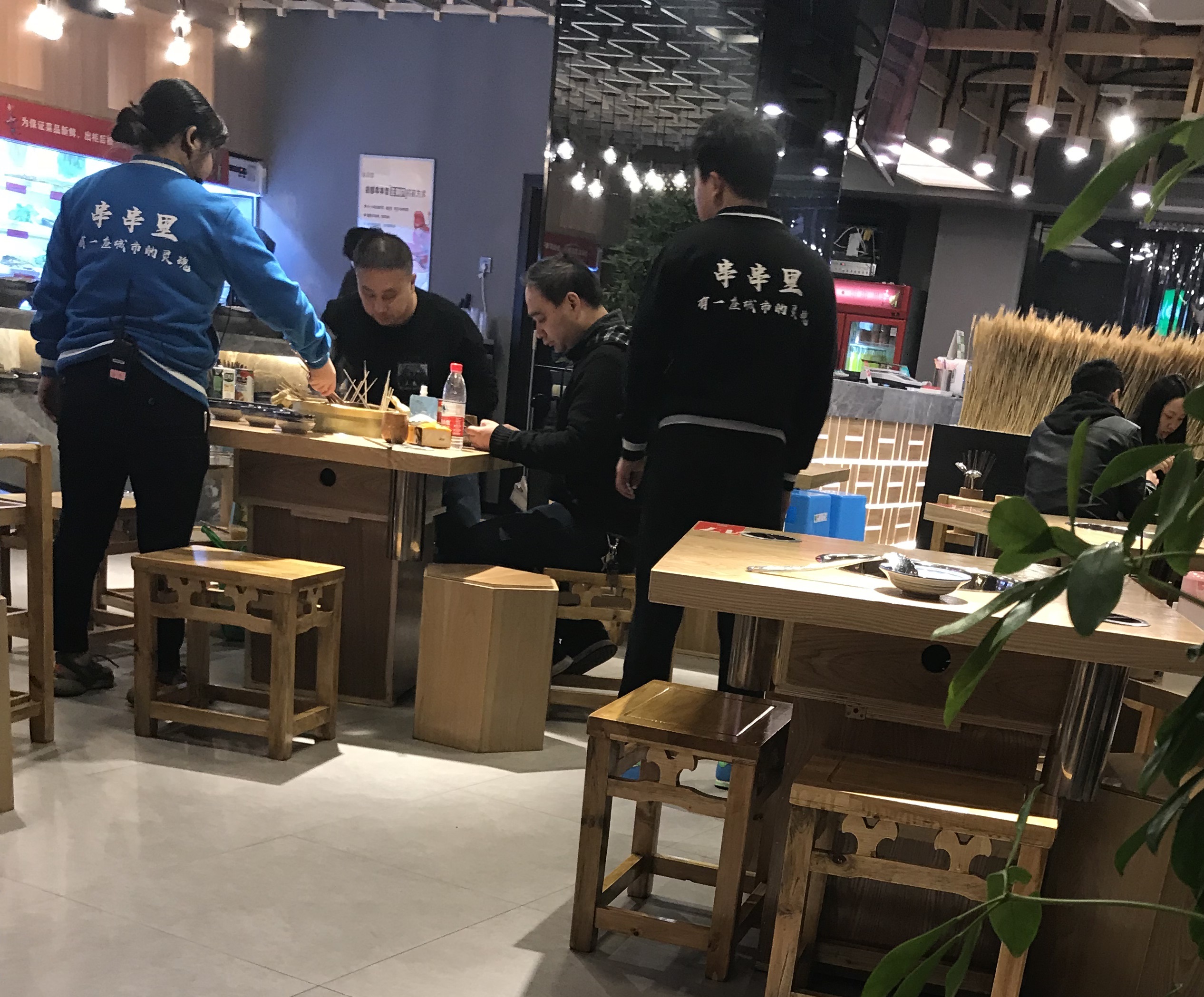 火锅餐具图片